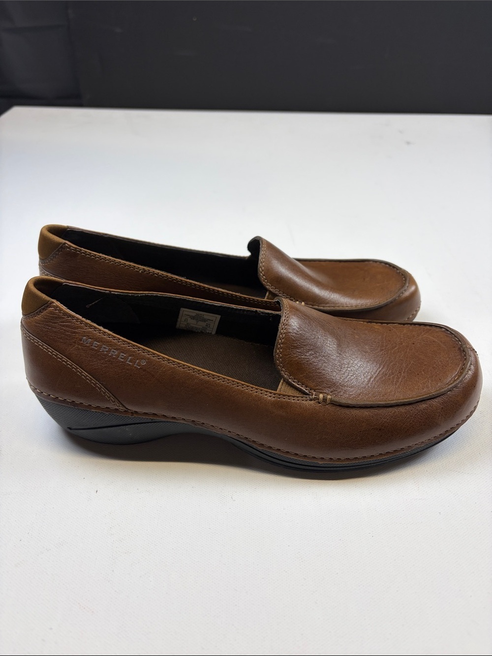 MERRELL SADDLE BROWN LEATHER SLIP ON LOAFERS ORTHOLITE WOMENS SIZE 9.5 - Picture 3 of 8